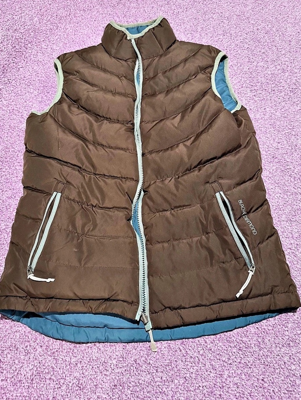 Black Diamond Quilted Puffer Vest in Brown & Blue Size Small